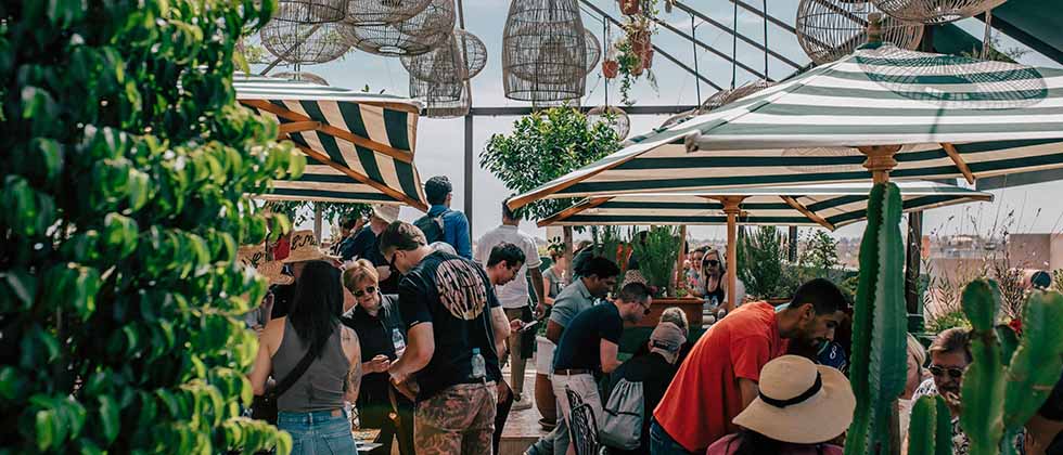 incentive travel attendees shopping at Moroccan market